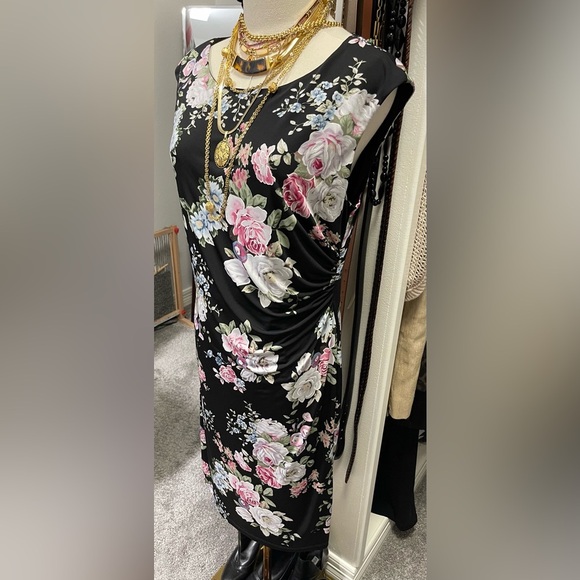 Floral Dress. Size 10. Great for Work or Church! Pretty & Stretchy!! - Picture 4 of 13